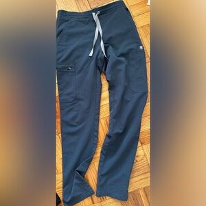 FIGS Women Yola skinny scrub pants (DARK HARBOR COLOR)